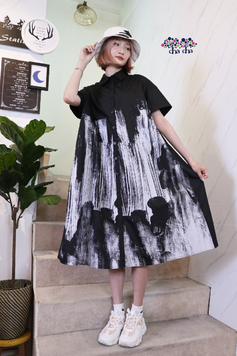 黑白藝術抽象石紋絲滑薄襯衫布料洋裝-洋裝推薦