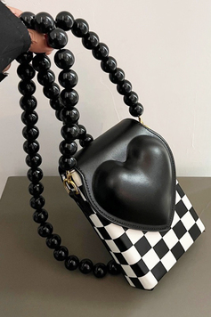 立體愛心黑白棋盤格珠珠背帶造型包包-包包推薦