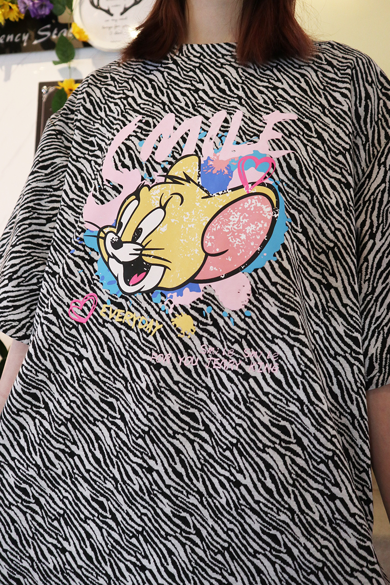 可愛卡通貓咪斑馬紋寬鬆造型上衣-上衣推薦
