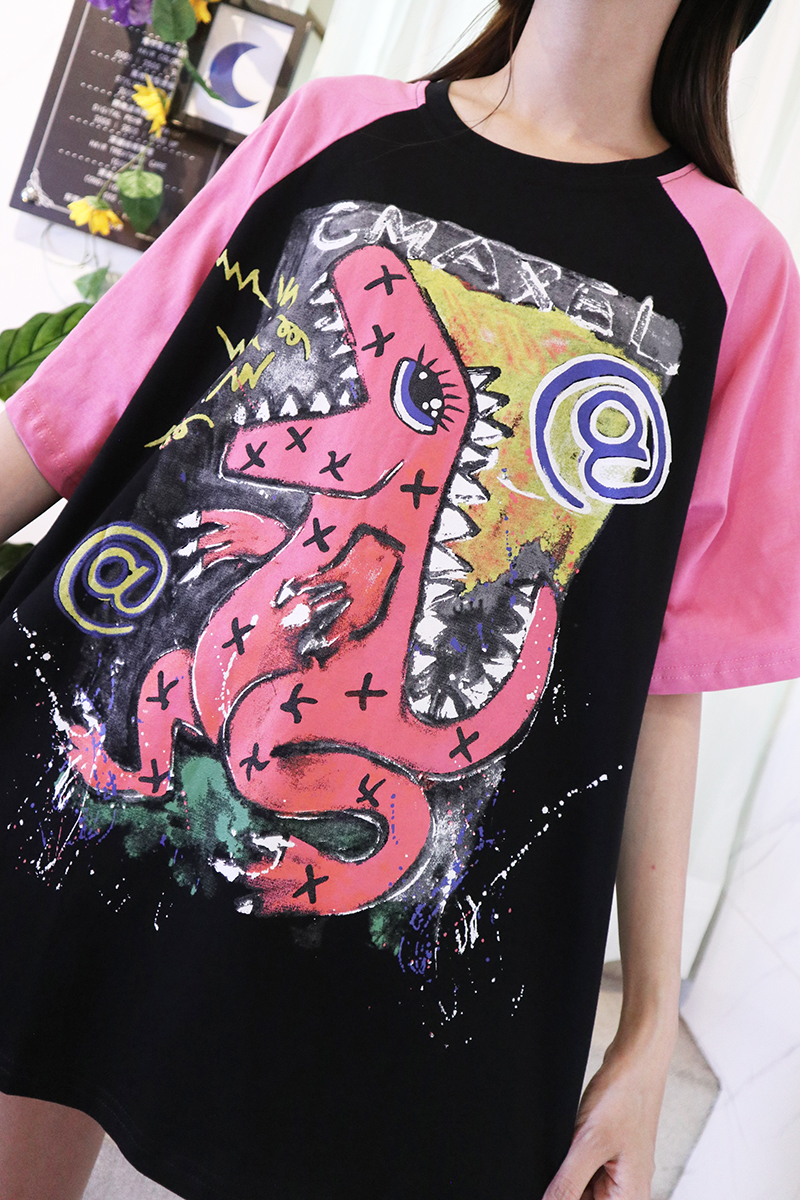 可愛漫畫恐龍噴漆色彩塗鴉拼接袖子寬鬆上衣-上衣推薦