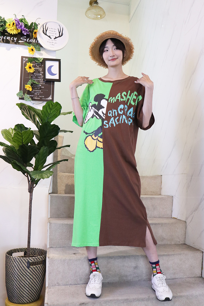 綠咖拼色活潑卡通字母休閒棉料洋裝-洋裝推薦