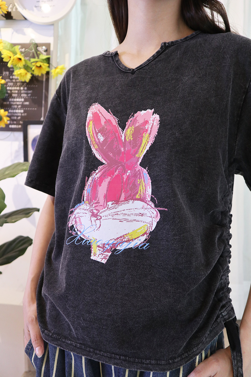 可愛粉紅兔兔側抽繩復古水洗上衣-上衣推薦