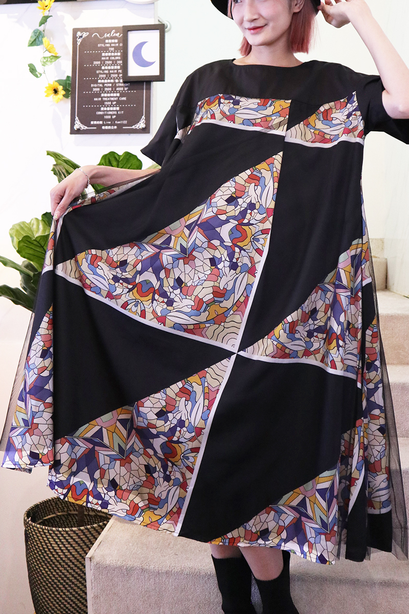 馬賽克三角圖騰拼接網紗設計寬鬆洋裝-洋裝推薦